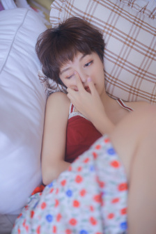 25岁女高中生的相亲对象是问题
